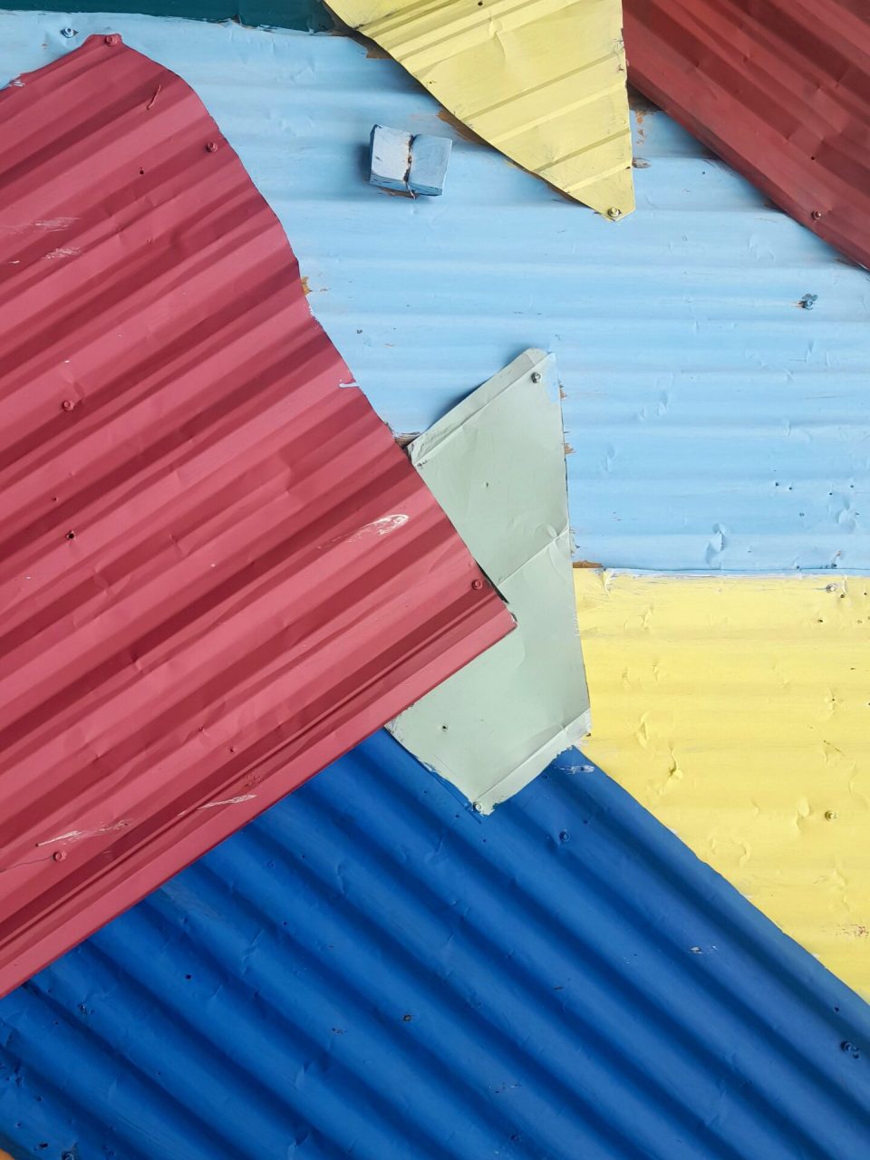 High contrast background, colorfull wall